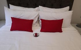 Lovely 1 Bedroom Apartment